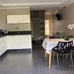 Locations Au Centre-ville De Porto-vecchio, Jardin, Terrasse, Parking Prive *