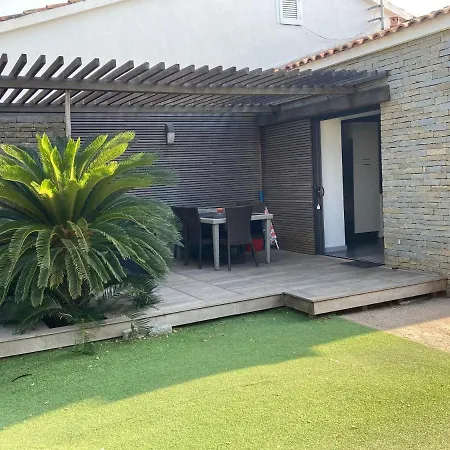 Locations Au Centre-ville De Porto-vecchio, Jardin, Terrasse, Parking Privé